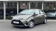 Grijs Gebruikt 2018 Toyota Yaris Hybrid Active Hatchback | € 15.900 (Eerlijke prijs)