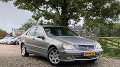 Grijs Gebruikt 2004 Mercedes C200 Elegance Sedan | € 3.975 (Eerlijke prijs)