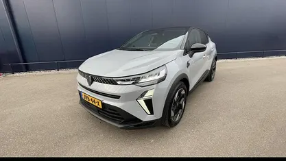 Grey kqj + black gne (biywu) Occasion 2025 Renault Captur Techno SUV | € 29.845 (Eerlijke prijs)
