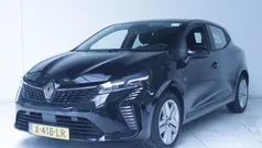 Zwart Gebruikt 2023 Renault Clio V Evolution Hatchback | € 18.040 (Eerlijke prijs)