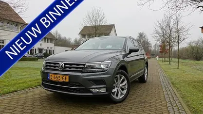 Grijs Gebruikt 2017 VW Tiguan Highline SUV | € 25.450 (Goede deal)
