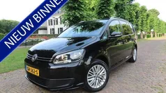 Zwart, metallic lak Gebruikt 2015 VW Touran Edition MPV | € 10.950 (Eerlijke prijs)
