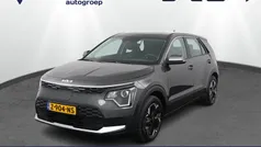 Grijs Gebruikt 2024 Kia e-Niro Light SUV | € 35.950 (Eerlijke prijs)