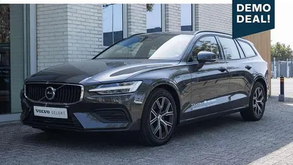 Grijs, metallic lak Gebruikt 2024 Volvo V60 Stationwagen | € 36.950 (Super prijs)