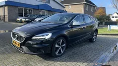 Zwart Gebruikt 2018 Volvo V40 R-Design Stationwagen | € 11.995 (Eerlijke prijs)