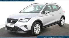 Zilver, metallic lak Gebruikt 2023 Seat Arona SUV | € 20.850 (Eerlijke prijs)