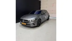 Grijs Gebruikt 2018 Mercedes A180 Premium Plus Hatchback | € 19.750 (Eerlijke prijs)