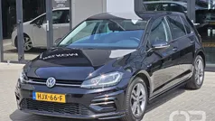 Zwart Gebruikt 2019 VW Golf VII Highline Hatchback | € 21.449 (Eerlijke prijs)