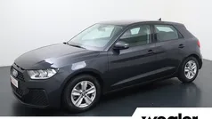 Grijs (metallic) Gebruikt 2019 Audi A1 Sportback Proline Hatchback | € 18.940 (Eerlijke prijs)