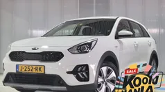 (ud) clear white s Gebruikt 2020 Kia Niro Comfort SUV | € 16.950 (Eerlijke prijs)