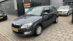 Grijs, metallic lak Gebruikt 2011 Skoda Fabia Ambition Hatchback | € 3.999 (Eerlijke prijs)