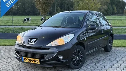 Zwart Occasion 2011 Peugeot 206+ Hatchback | € 2.950 (Eerlijke prijs)