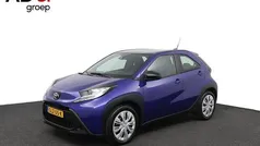 Blauw Gebruikt 2024 Toyota Aygo Play Hatchback | € 18.450 (Eerlijke prijs)