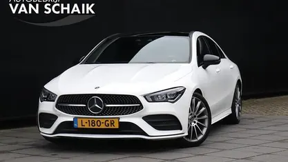 Gebruikt 2020 Mercedes CLA200 AMG line Sedan | € 25.845 (Eerlijke prijs)