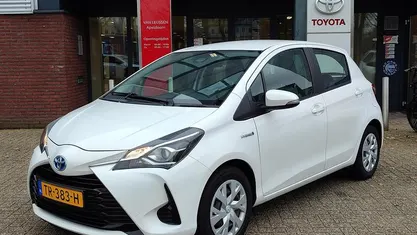 Wit Gebruikt 2018 Toyota Yaris Hybrid Active Hatchback | € 12.999 (Goede deal)