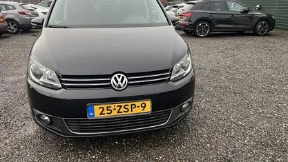 Zwart (metallic) Gebruikt 2012 VW Touran Highline MPV | € 5.499 (Eerlijke prijs)