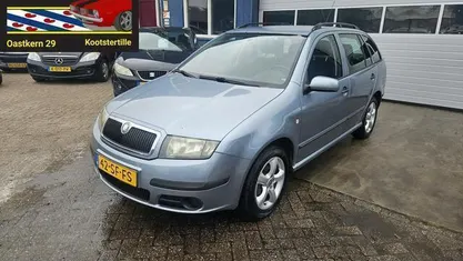 Grijs Gebruikt 2005 Skoda Fabia Hatchback | € 1.450 (Eerlijke prijs)