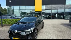 Zwart Gebruikt 2023 Renault Clio V Evolution Hatchback | € 16.450 (Eerlijke prijs)