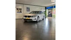Grijs Gebruikt 2021 BMW 318 Executive Stationwagen | € 27.750 (Goede deal)