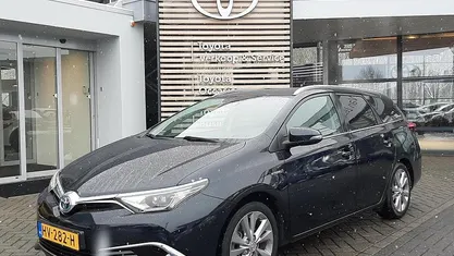 Occasion 2015 Toyota Auris Hybrid Stationwagen | € 13.700 (Eerlijke prijs)