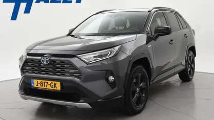 Gebruikt 2020 Toyota RAV4 Hybrid SUV | € 32.900 (Eerlijke prijs)