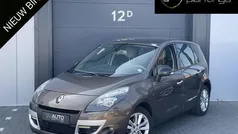Bruin Gebruikt 2011 Renault Scénic III Dynamique MPV | € 3.945 (Goede deal)
