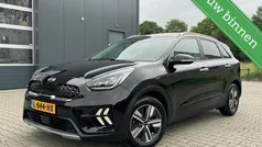 Zwart, metallic lak Gebruikt 2021 Kia Niro SUV | € 20.350 (Goede deal)