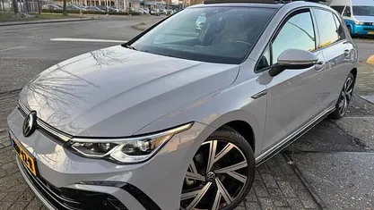 Occasion 2024 VW Golf VIII R-line Hatchback | € 32.740 (Eerlijke prijs)