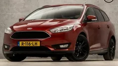 Rood, metallic lak Gebruikt 2018 Ford Focus Sport Stationwagen | € 8.945 (Goede deal)