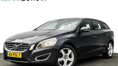 Grijs Occasion 2011 Volvo V60 Kinetic Stationwagen | € 6.900 (Eerlijke prijs)