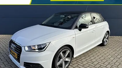 Wit Gebruikt 2015 Audi A1 S-Line Hatchback | € 13.935 (Eerlijke prijs)
