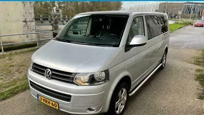 Zilver Occasion 2010 VW Caravelle MPV | € 13.500 (Goede deal)