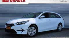 Wit Gebruikt 2024 Kia Ceed Hatchback | € 29.545 (Eerlijke prijs)