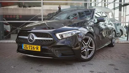 Zwart Occasion 2019 Mercedes A180 AMG Hatchback | € 20.950 (Eerlijke prijs)
