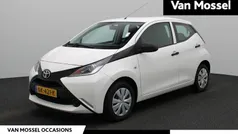 Wit Gebruikt 2017 Toyota Aygo Hatchback | € 7.900 (Eerlijke prijs)