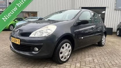 Grijs Occasion 2008 Renault Clio II Expression Hatchback | € 2.990 (Eerlijke prijs)