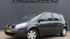 Grijs Gebruikt 2006 Renault Scénic II Dynamique MPV | € 1.450 (Eerlijke prijs)