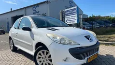 Wit Gebruikt 2009 Peugeot 206+ Hatchback | € 2.349 (Eerlijke prijs)