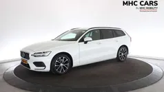 Wit Gebruikt 2021 Volvo V60 Momentum Stationwagen | € 25.900 (Super prijs)