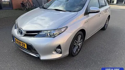 Occasion Toyota Auris Executive 99 PK (72 kW) 2015 Grijs Hatchback