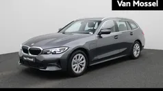 Grijs Gebruikt 2021 BMW 330e Basis Stationwagen | € 30.900 (Super prijs)