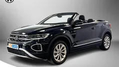 Zwart Gebruikt 2024 VW T-Roc Cabriolet Style Cabriolet | € 39.995 (Eerlijke prijs)