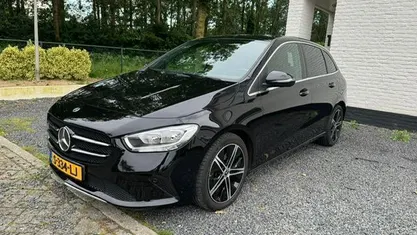 Zwart Gebruikt 2019 Mercedes B220 Premium MPV | € 22.750 (Goede deal)