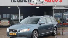 Blauw Gebruikt 2013 Volvo V70 Summum Stationwagen | € 11.695 (Eerlijke prijs)