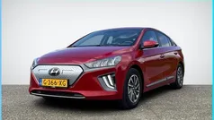 Pulse red Gebruikt 2019 Hyundai Ioniq Comfort Sedan | € 14.390 (Eerlijke prijs)