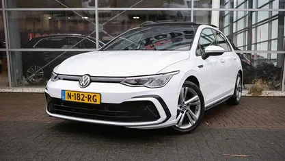 Occasion 2022 VW Golf VIII R-line Hatchback | € 23.950 (Eerlijke prijs)
