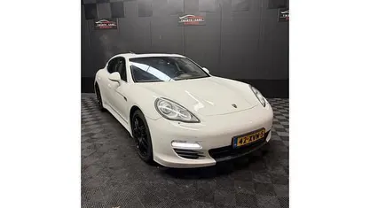 Wit Occasion 2010 Porsche Panamera Hatchback | € 17.950 (Super prijs)