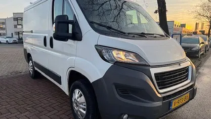Occasion 2016 Peugeot Boxer Premium Van | € 9.950 (Goede deal)