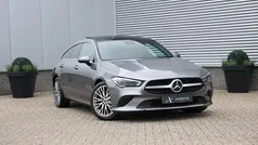 Grijs Gebruikt 2022 Mercedes CLA200 Luxury Stationwagen | € 29.990 (Eerlijke prijs)