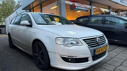 Wit Gebruikt 2010 VW Passat R-line Stationwagen | € 2.749 (Eerlijke prijs)